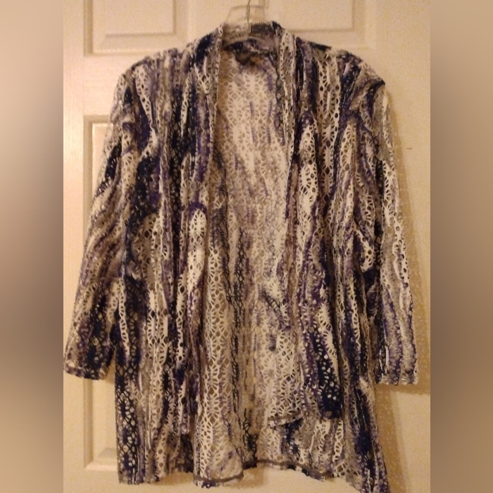 Chico's Travelers Collection. Size 2. Open weave cover up.